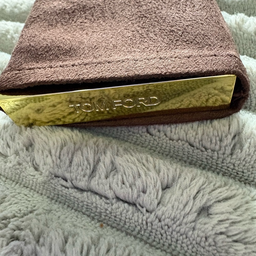 Tom Ford Black and Gold Compact Eye Quad - Picture 7 of 12